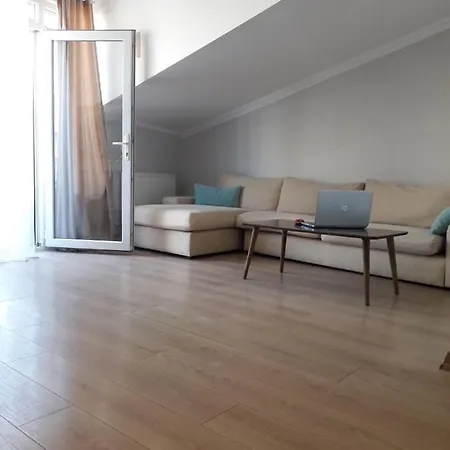 Apartament 2 спальни с видом на башни Trump Towers